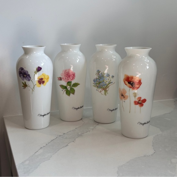Vintage Set - 4 Marjolein Bastin Milk Glass Vases Nature’s Sketchbook - Hallmark - Picture 2 of 11
